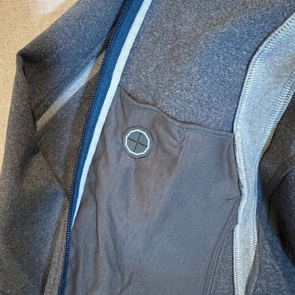 Lululemon Men’s Jacket Medium Navy Gray Full Zip Reflective Running Training - Picture 7 of 8
